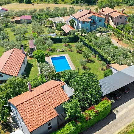 Vila Tina *